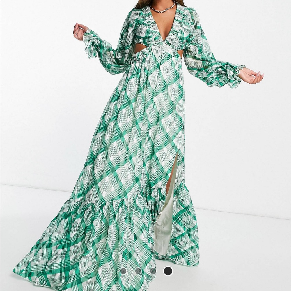 Maxi dress with cut out detail